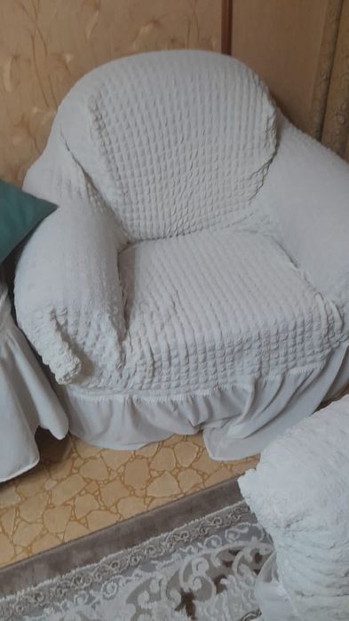 Продам диван и кресла