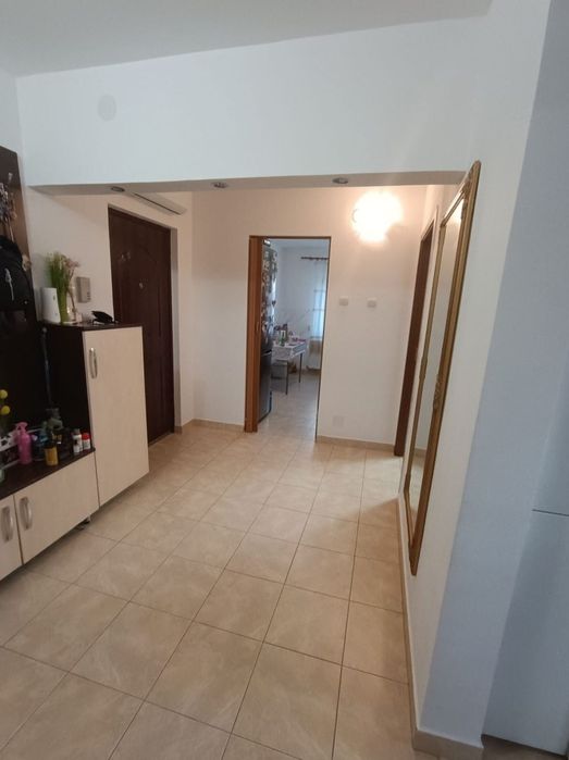 Vând apartament 3 camere MICRO 17
