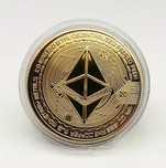 Moneda fizica Ethereum aurie