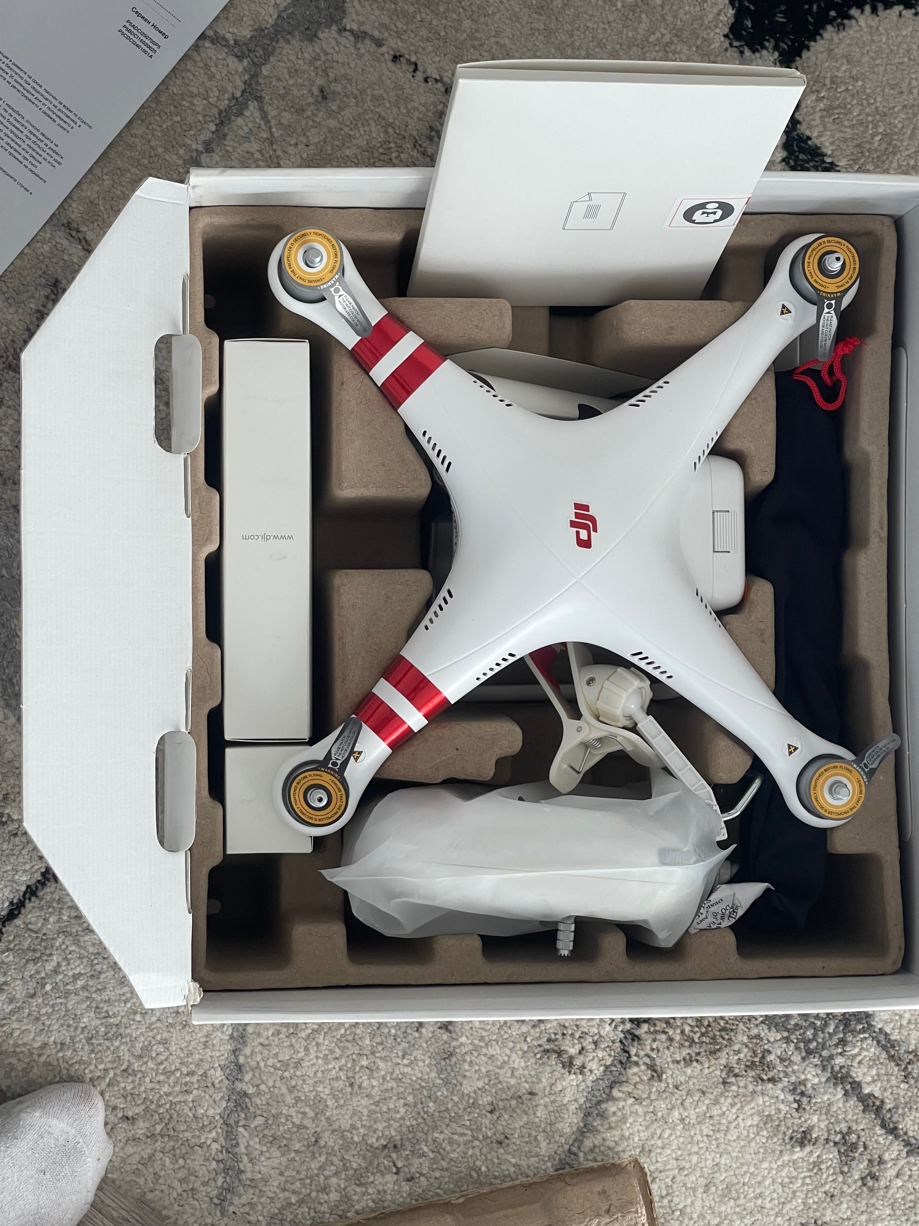 Дрон DJI Phantom 3 Не отварян