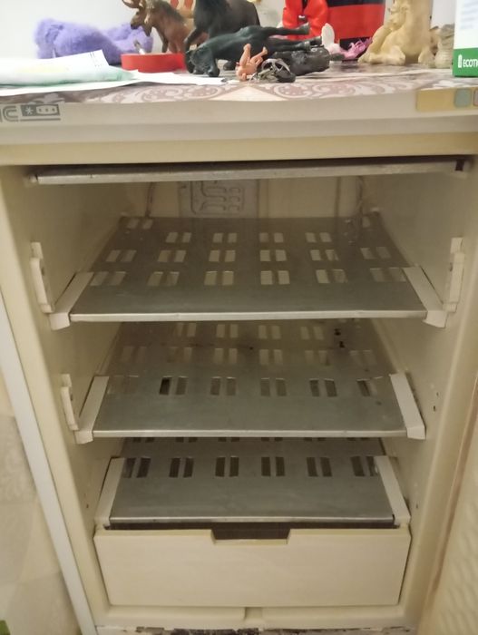 Congelator 4 rafturi