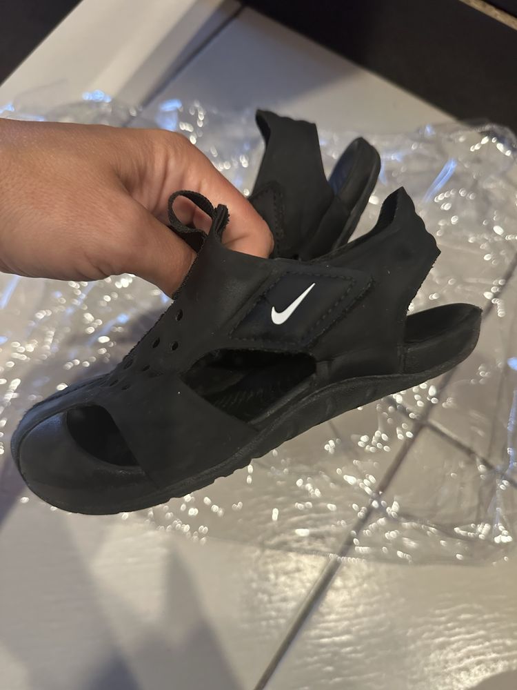 Сандали Nike 26 номер