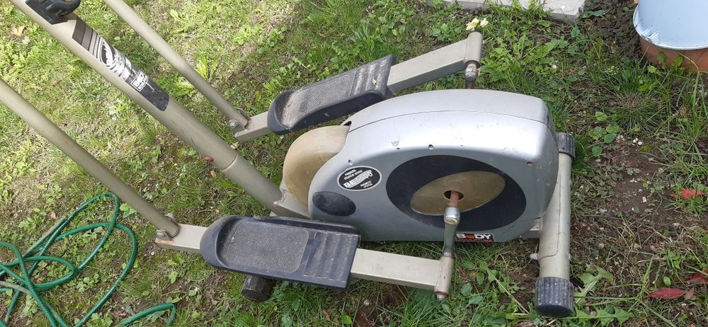 Степер фитнес уред