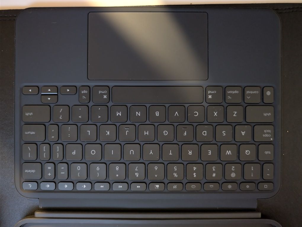 Logitech Combo touch m4 11 inch