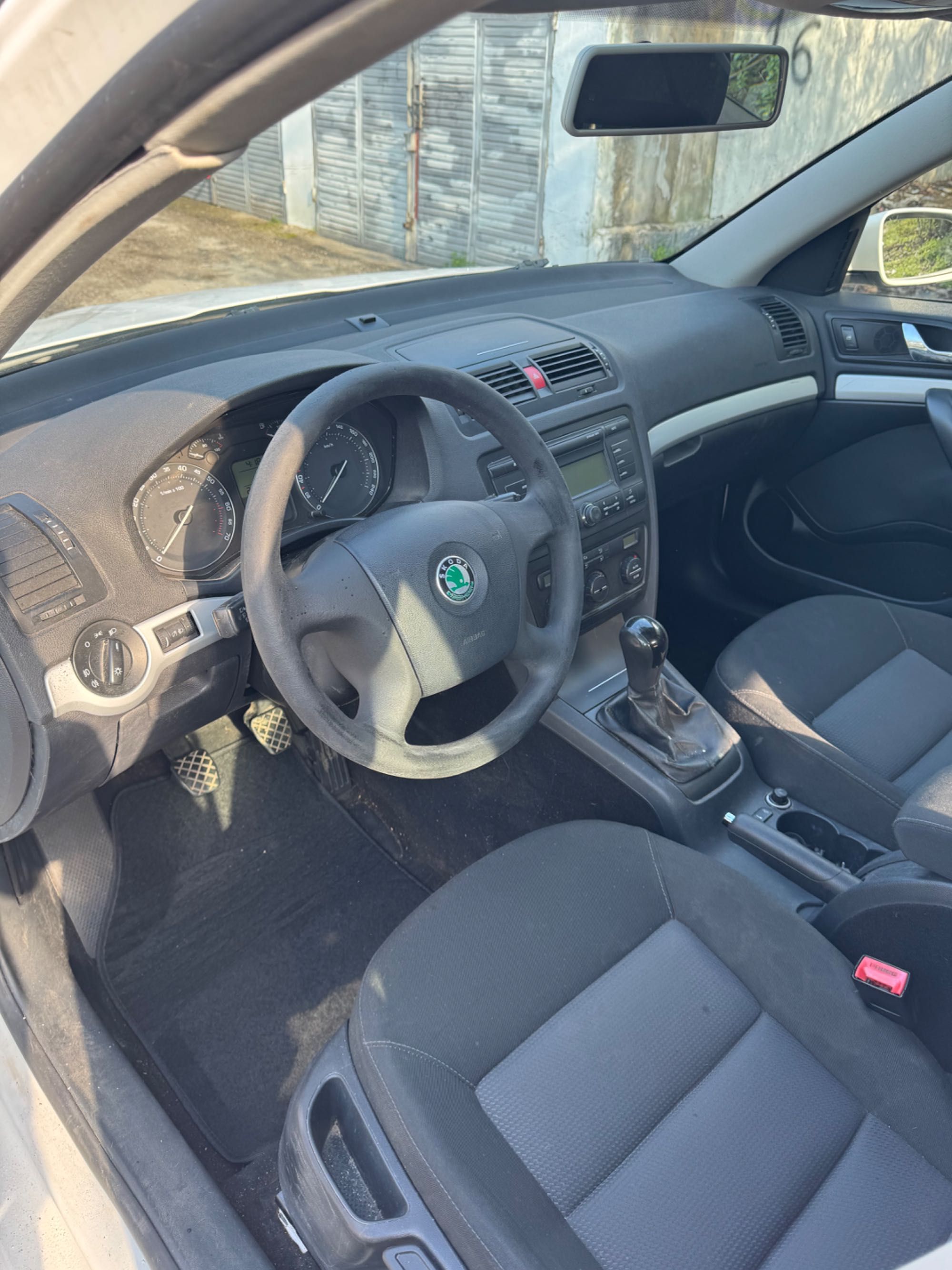 Продавам skoda octavia
