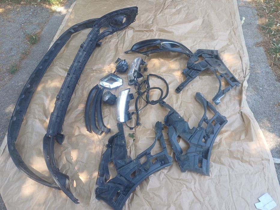 Vând piese și accesorii bară MEGANE 3 FACELIFT