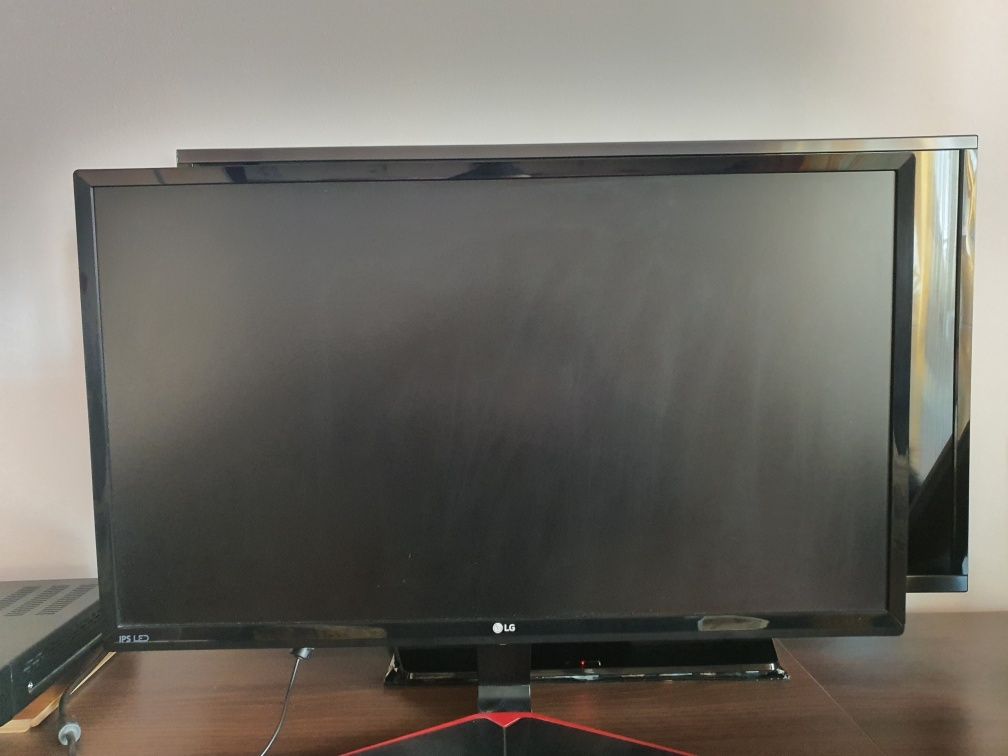 Vând monitor marca LG