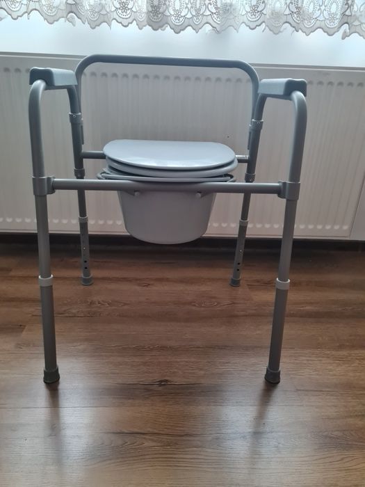 Scaun cu toaletă