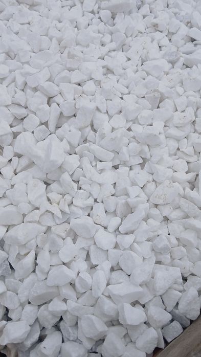 Piatra ,marmura decorativa diferite culori si diferite dimensiuni,