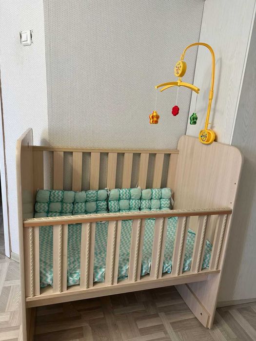 Продам детскую кроватку
