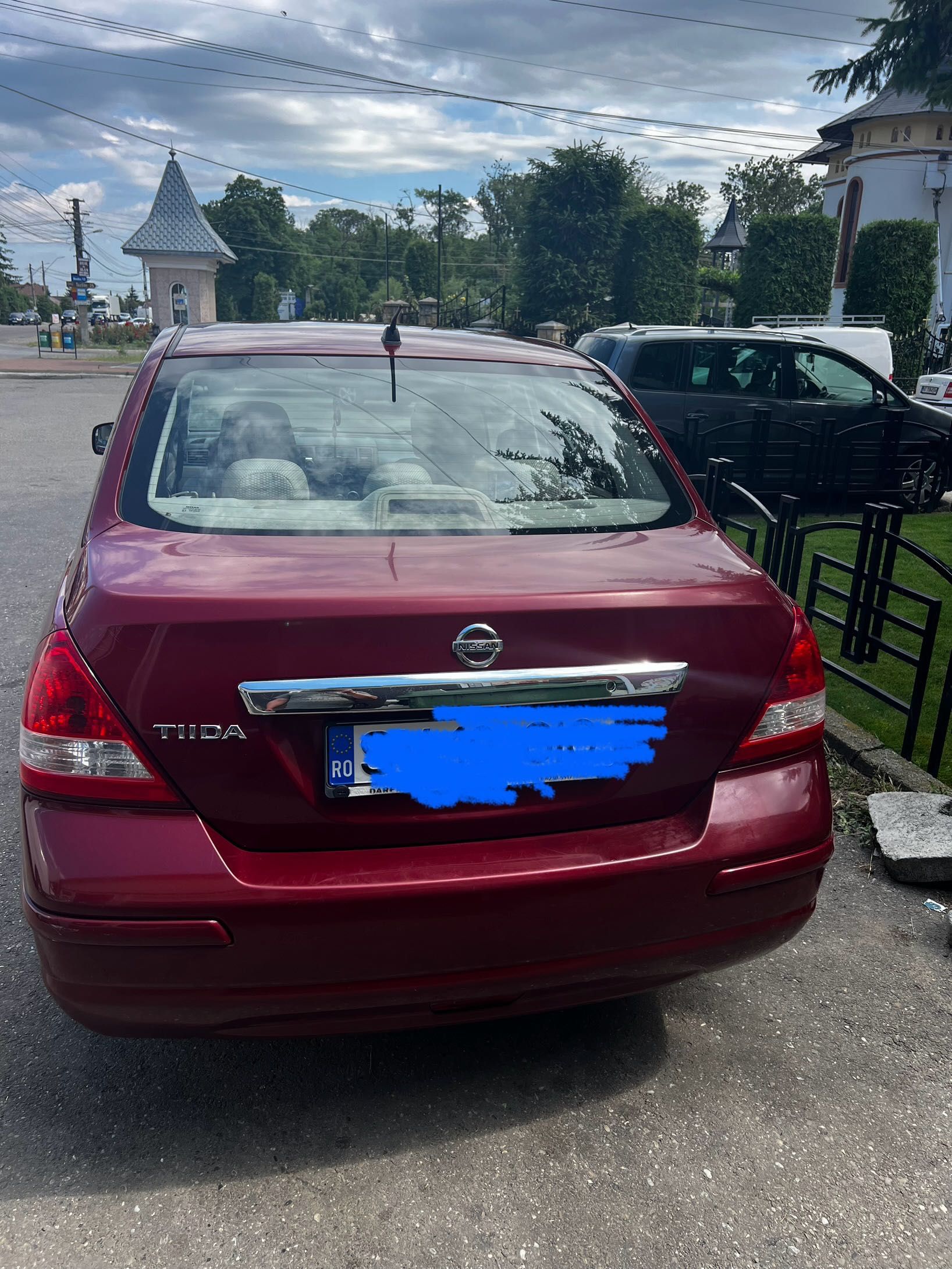 Vând Nissan TIIDA