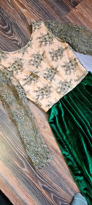 Vând rochie din catifea