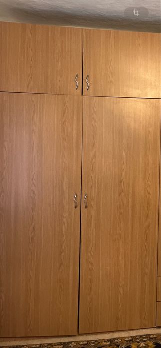 Vand dresing foarte spatios si bine intretinut