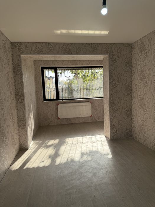 Срочно!Продаётся квартира под офис в кирпичном доме.