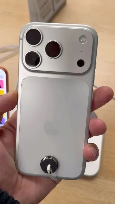 Iphone 17 pro 256Gb у Артура в магазе MacZone