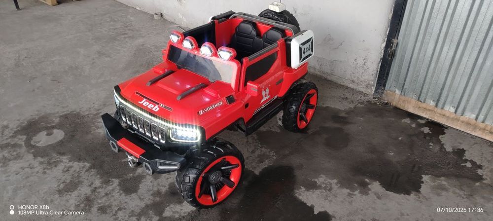 Bolalar uchun mashina yangiday