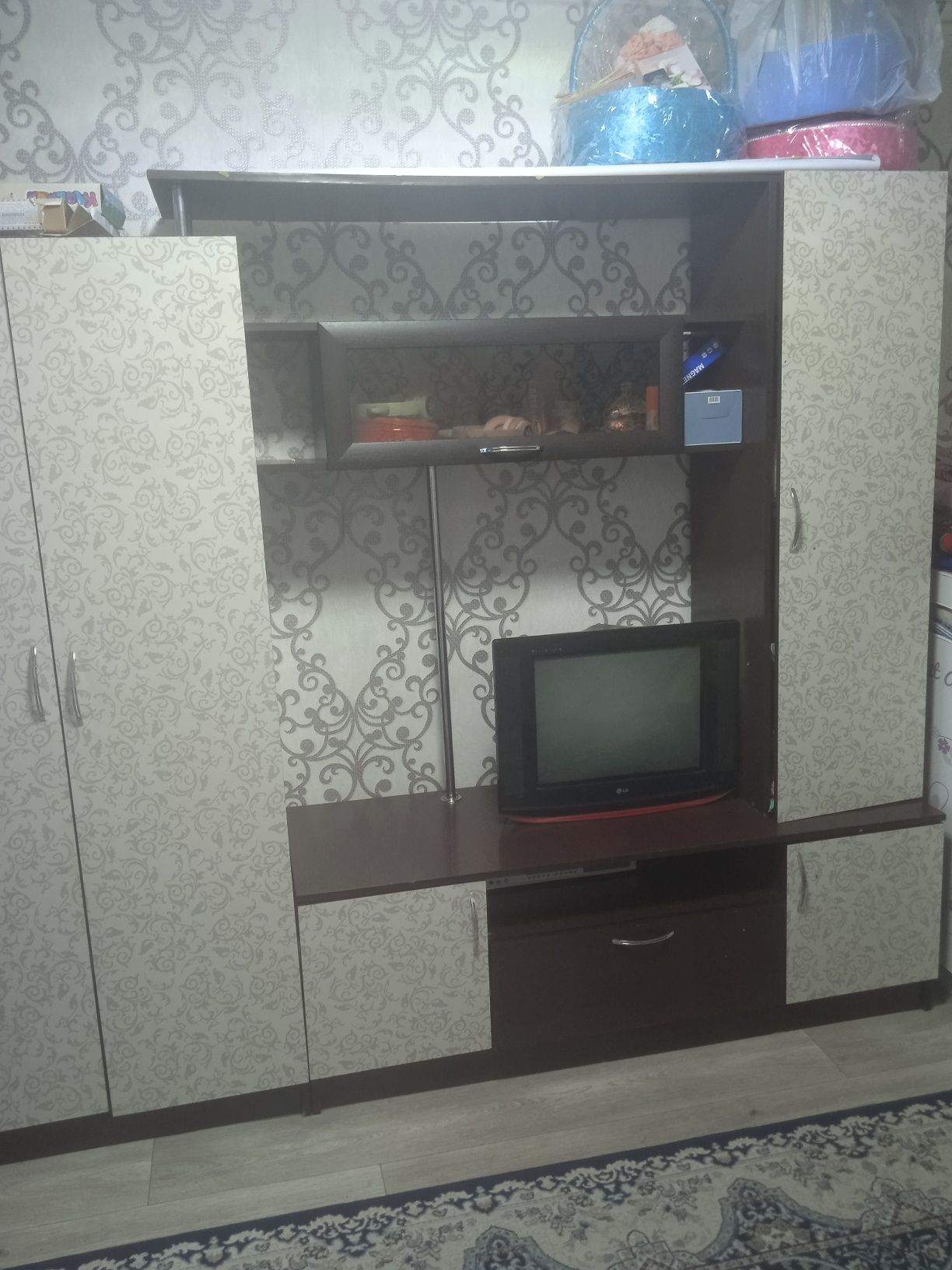 Продается многофункциональная стенка.
