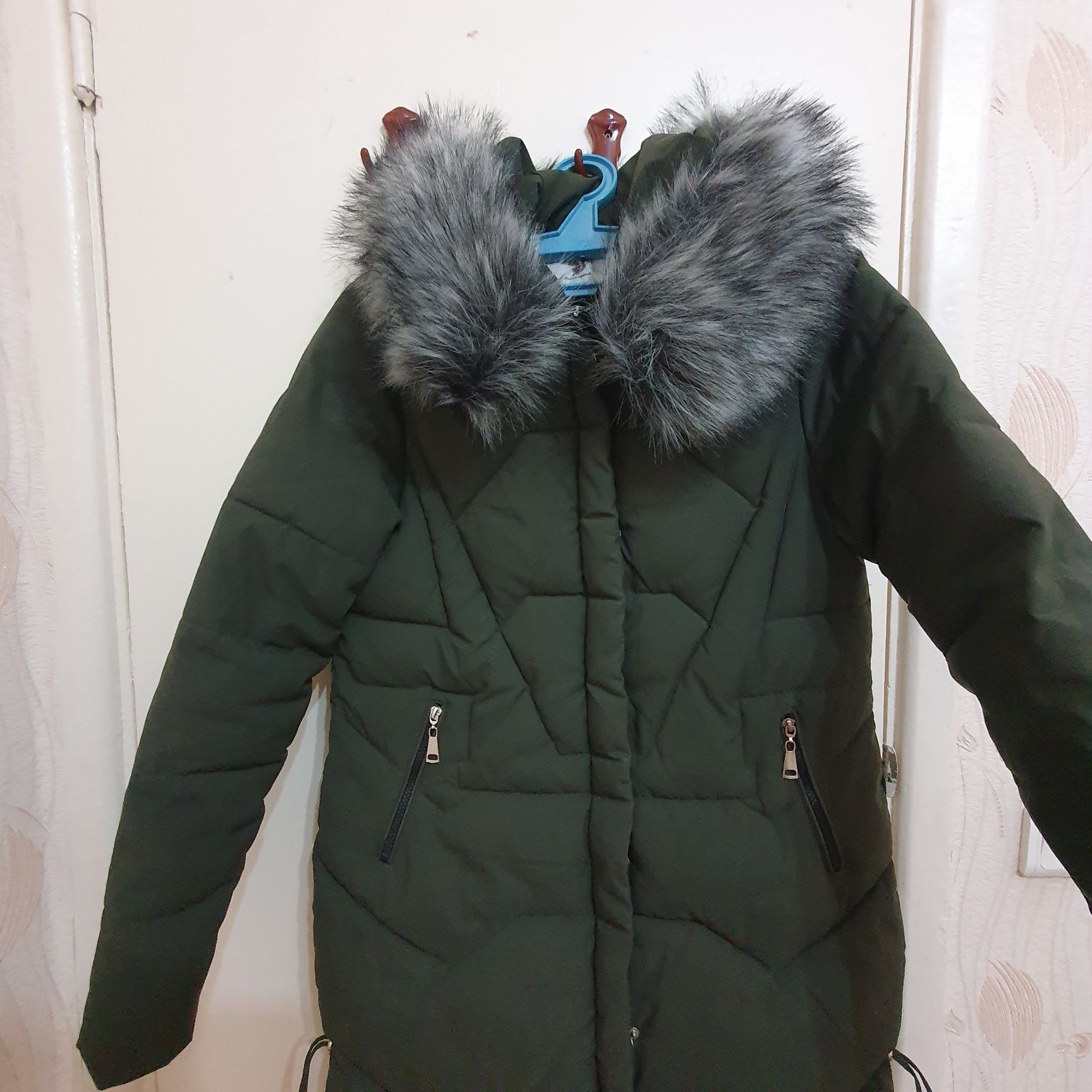 Продается зимняя куртка женская