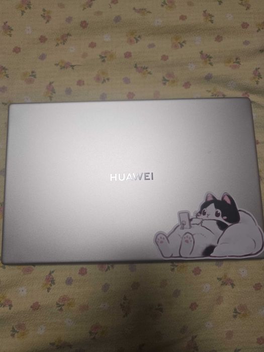 Лаптоп Huawei MateBook D15