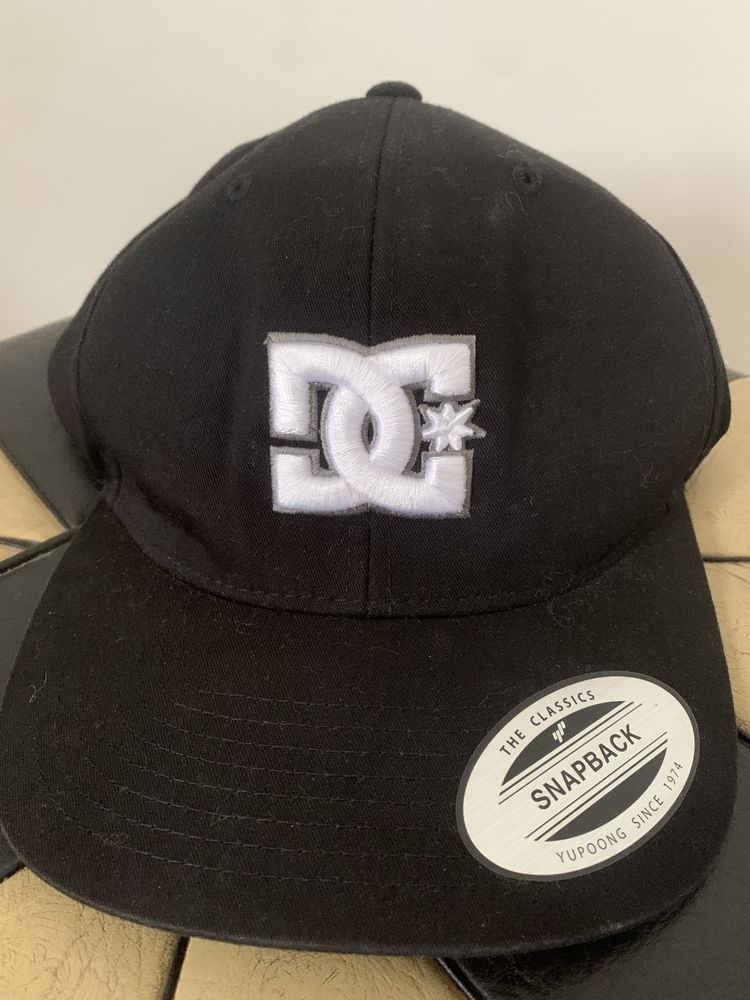 Sapca DC Snapback