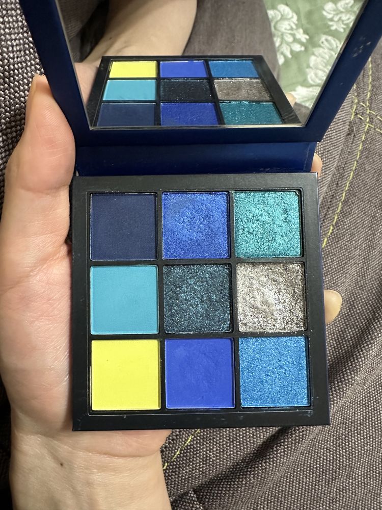 Тени Huda beauty