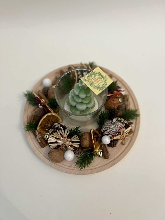 Aranjamente de Crăciun pe blat de lemn – handmade