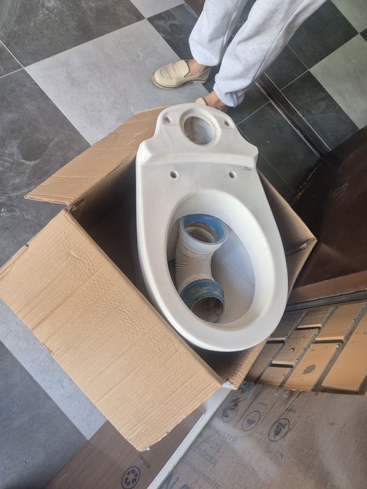 Продам б/у унитаз. Использовался для рабочих!  В отличном состоянии!!!