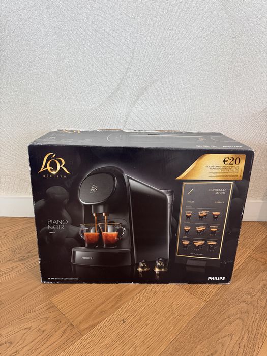 Espressor Phillips L’or Barista - piano noir, foarte putin folosit