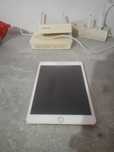 Vând iPad mini 3,aproape nou!