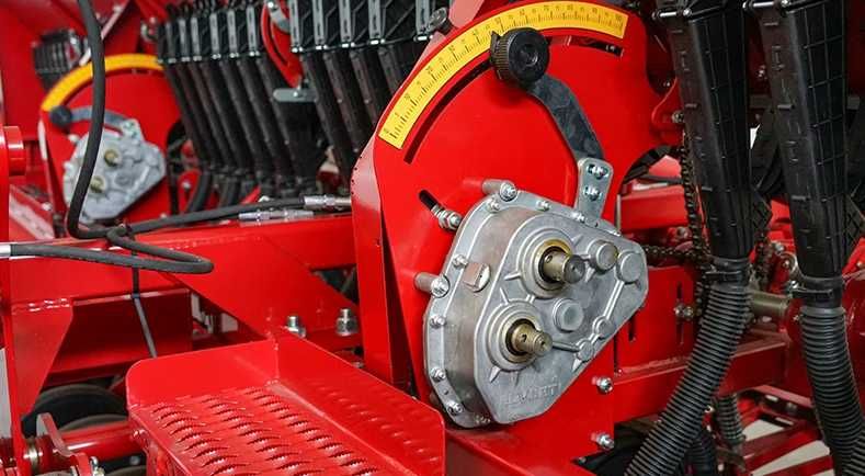 Semanatoare ASTRA 4 productivitate: 3,6-4,8 ha/h NOU