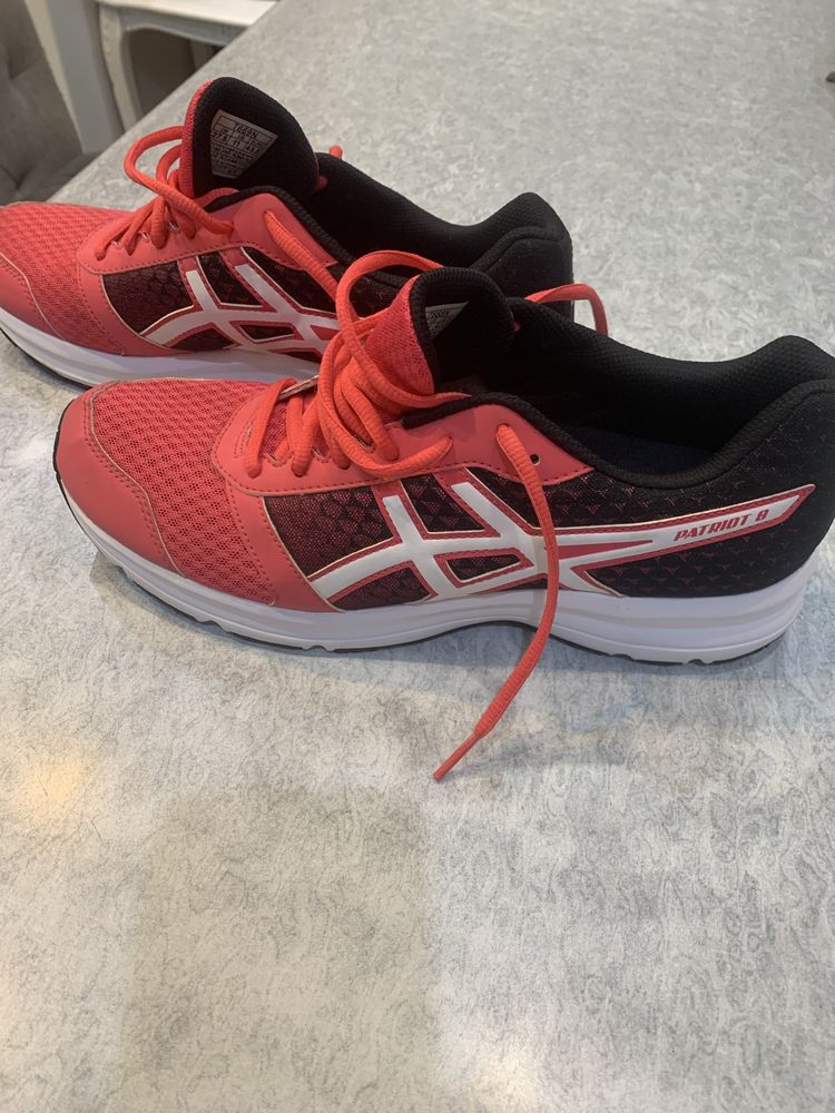 Vand adidasi Asics  43,5