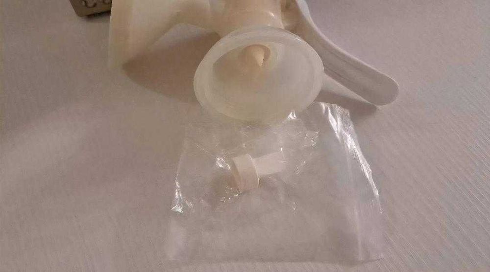 Pompa de san Tommee Tippee- GRATIS 6 tetine,4 capace biberon si bureti