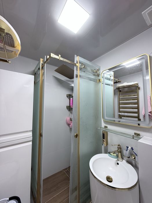 Душевая кабина стекло