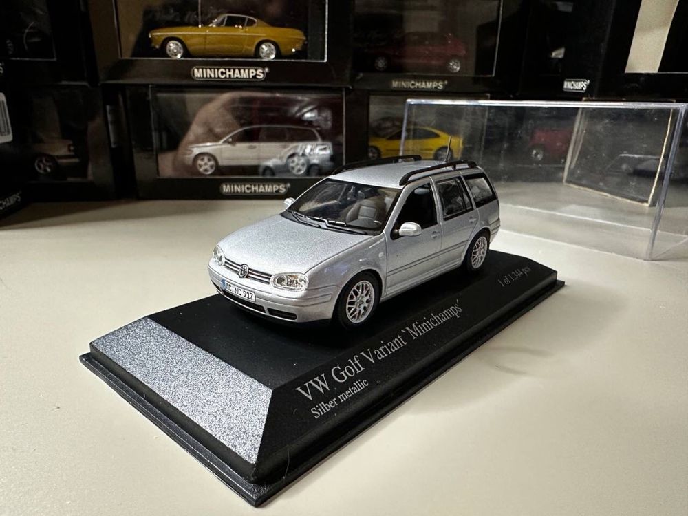 Macheta VolksWagen Golf 4 Variant 1:43 Minichamps