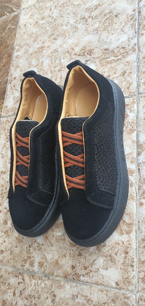 Erkaklar oyoq kiyimi