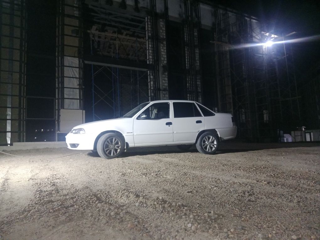 Nexia 2 holati juda yaxshi.