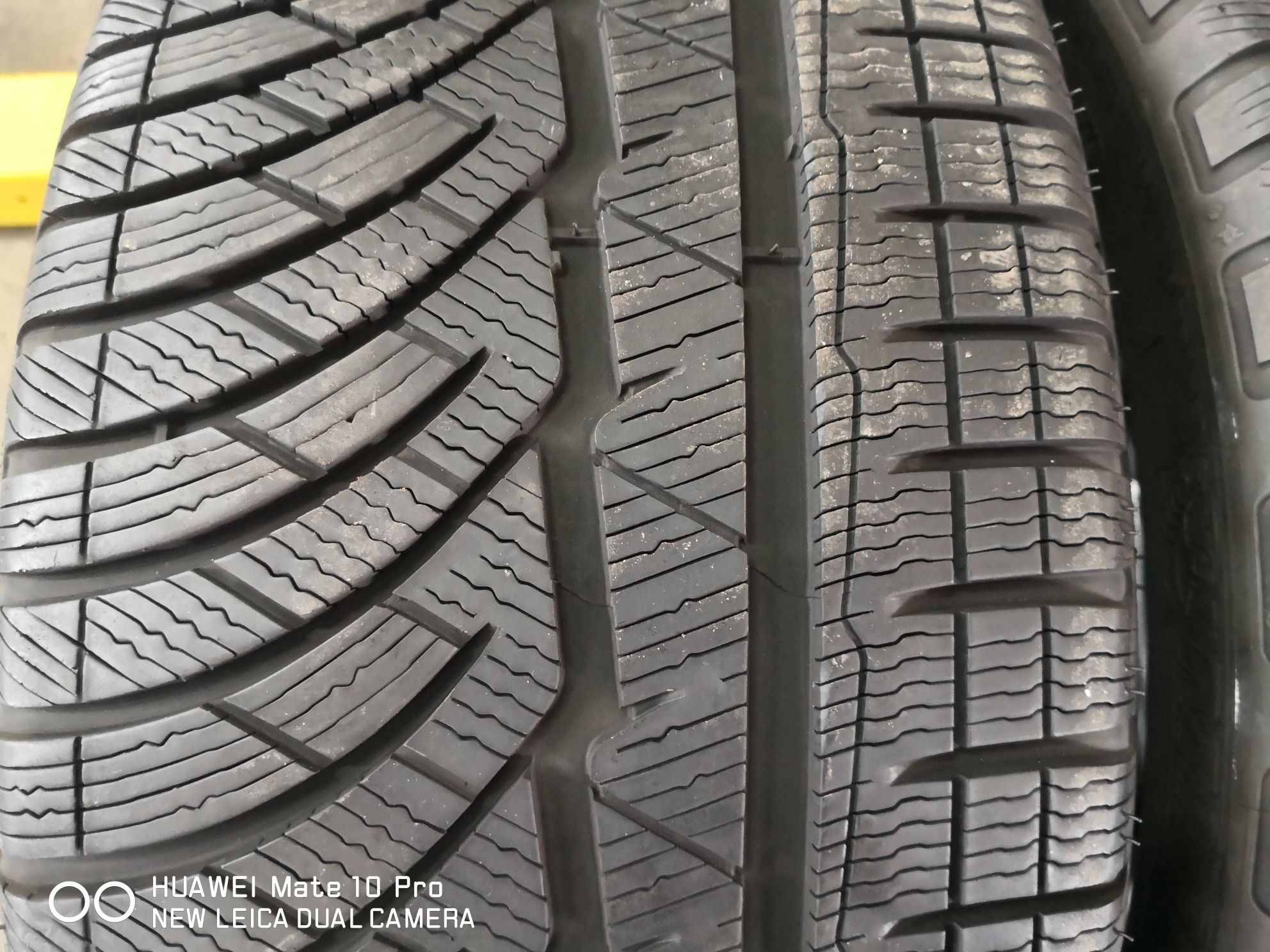 225 45 18 цола предни 245 40 18 задни гуми спорт пакет Michelin dot 20