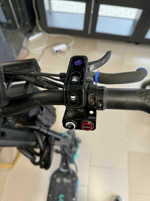 Продавам Електрическа тротинетка Vsett 9+ 48V15,6Ah