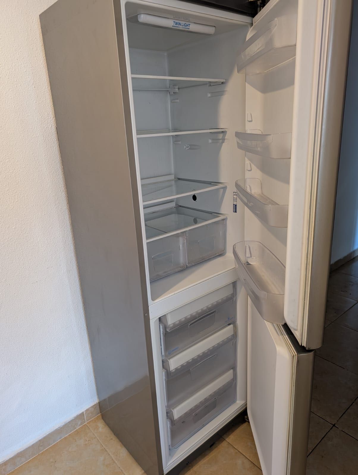 Combina frigorifica Indesit