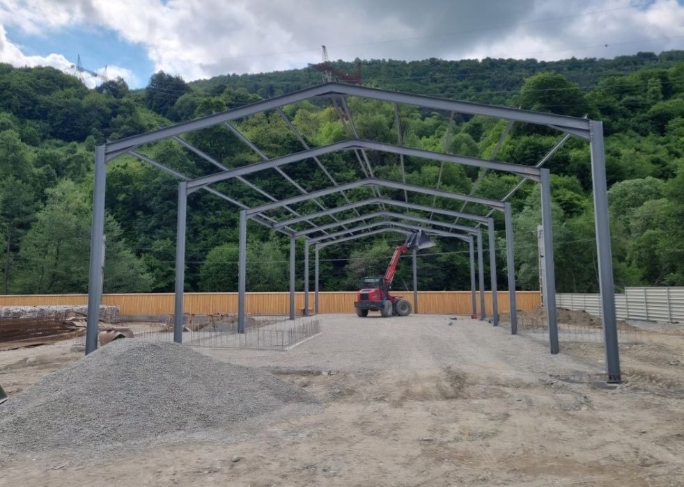 Vând structura 7x30 din profile metalice IPE 140 cu teava