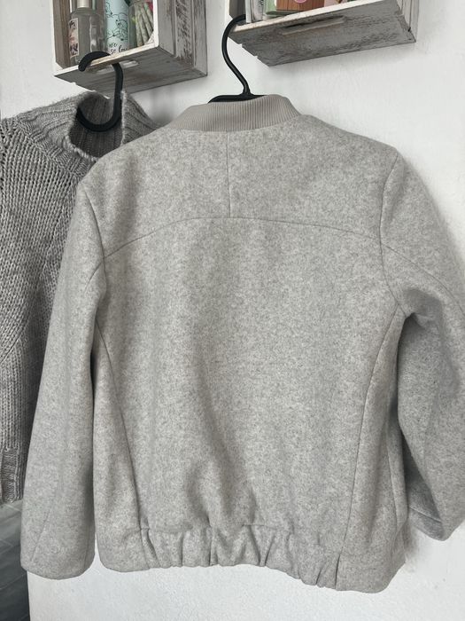 Сиво бомбър яке и пуловер Calvin Klein XS