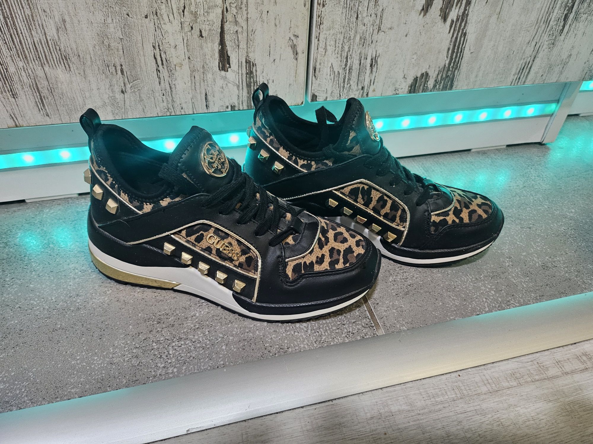 Guess оригинални обувки