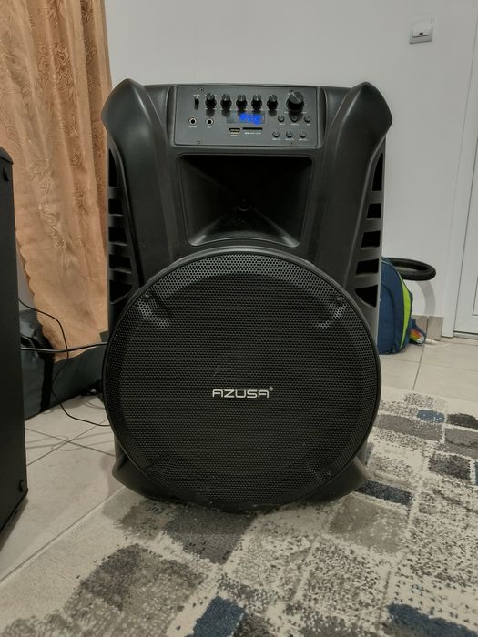 Boxa Azusa cu 2 microfoane și telecomanda