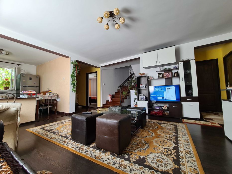 Casa de vanzare, Botosani, zona industriala, toate utilitatile, beci