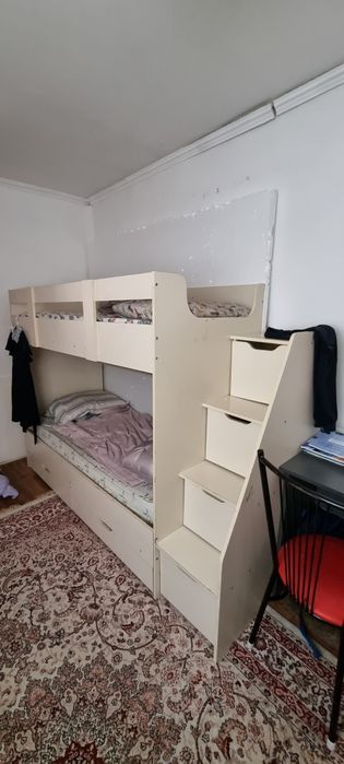 Двухярусная кровать