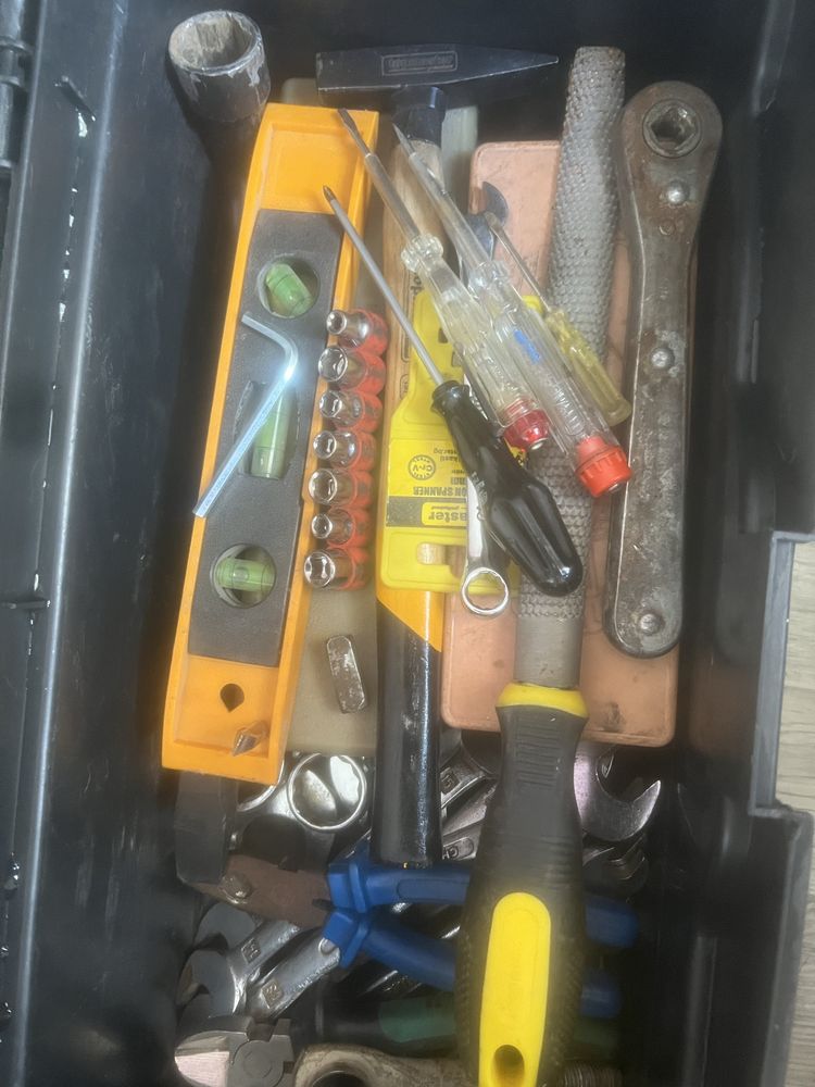 Кутия с инструменти