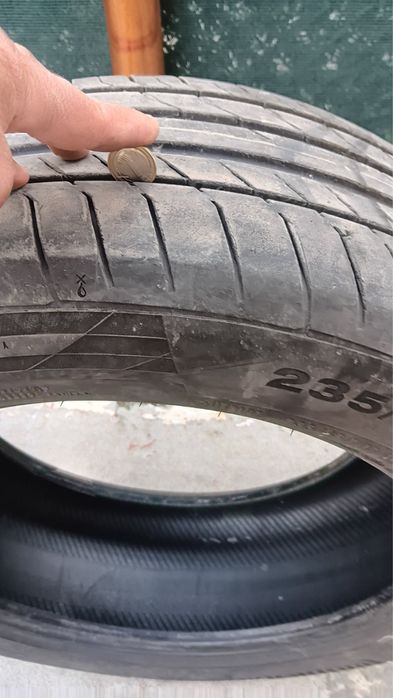 Летни гуми  Continental - 235/55/19. Карани два сезона, много запазени