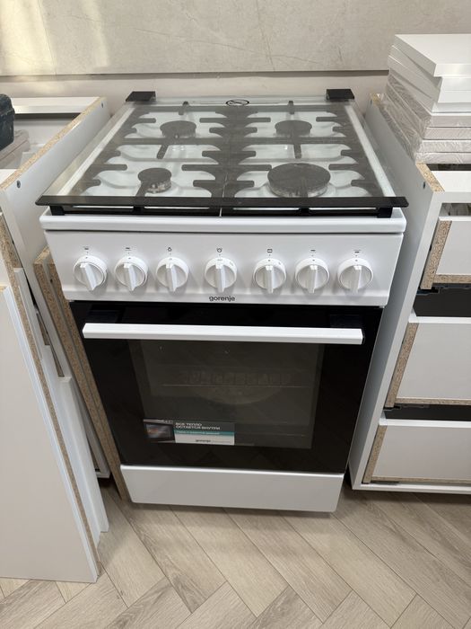 Продам газовую плиту б/у