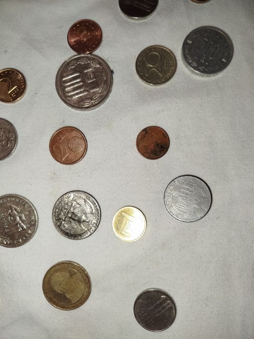 Monezi straine si romanesti