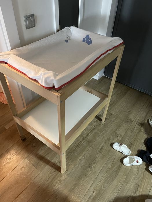Masuta de schimbat bebe
